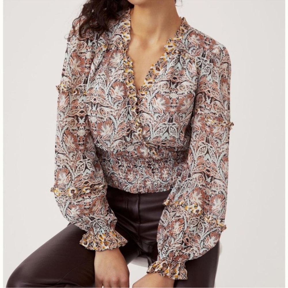 Anthropologie Ruffled Print Blouse, size M. Perfect for Spring!